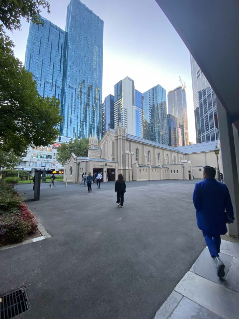 Anonymous 4. Preserving communities among the skyscrapers. Community